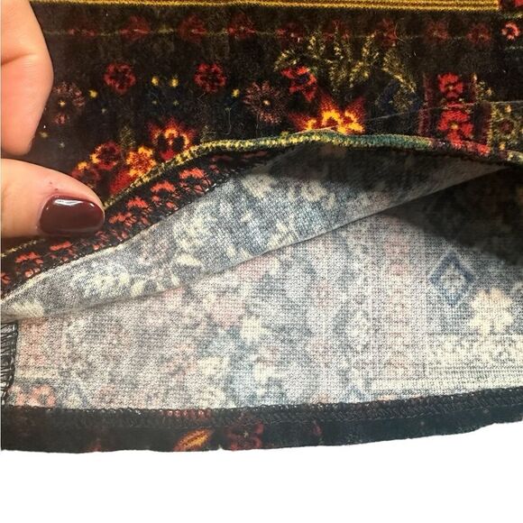 H&M Loves Coachella Boho Velour Retro Beatnik Style Floral Skirt Size 4 - Picture 5 of 10